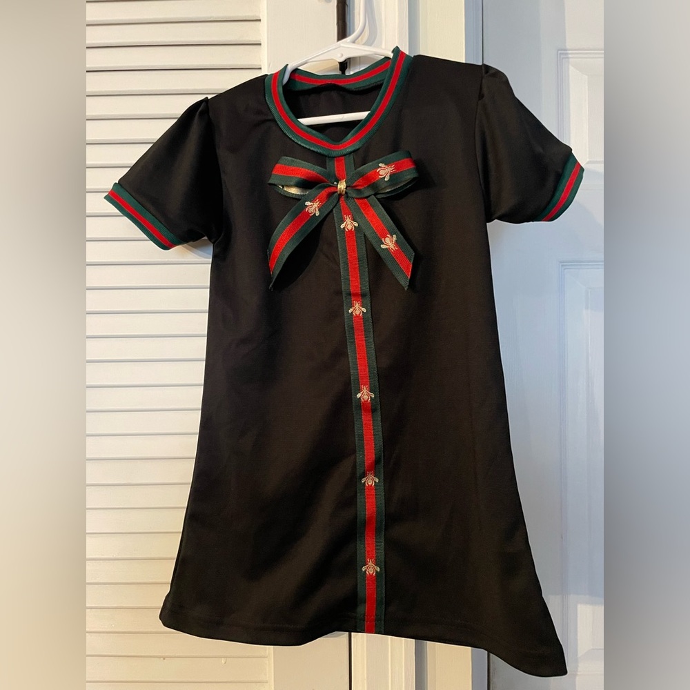 Toddler girls dress size 4T 
Excellent used condition
No pets no smoke